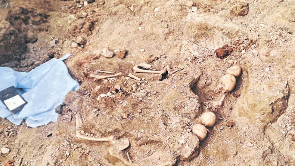 Μαζικός τάφος, στο Επταπύργιο, όπου βρέθηκαν 47 σκελετοί εκτελεσμένων κομμουνιστών